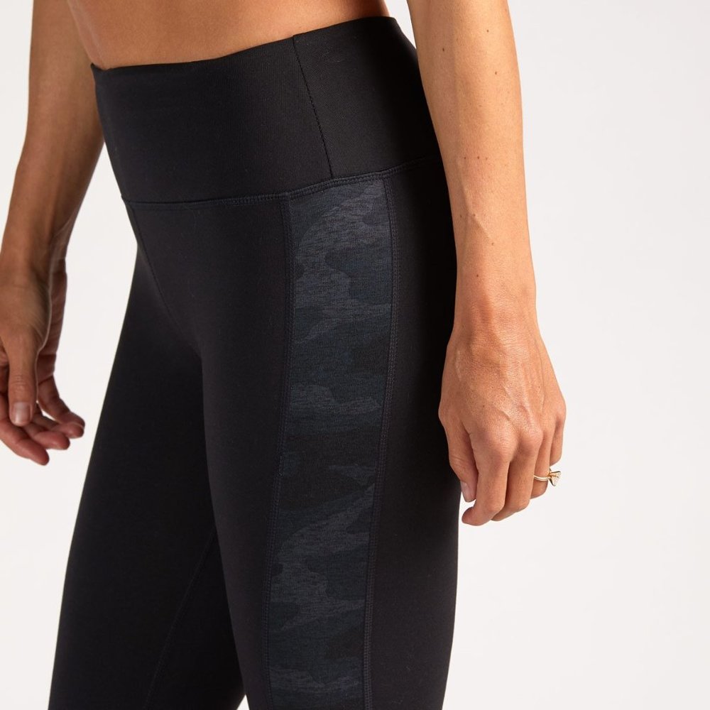 Vuori Women's Asymmetric Block Legging